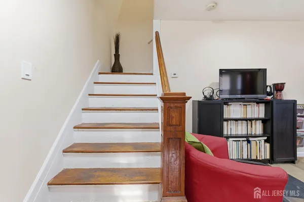 a view of entryway and hall