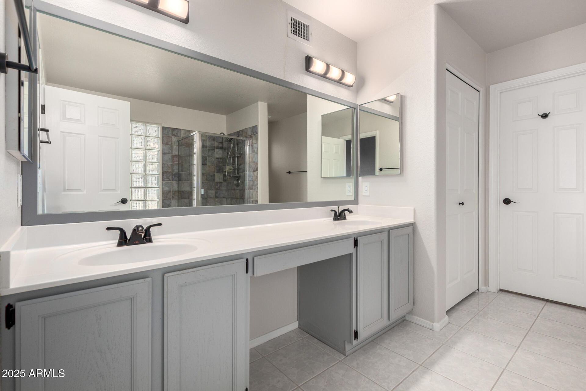 4304 North Ranier Mesa, AZ 85215 - Photo 22 of 33 23 Ranier