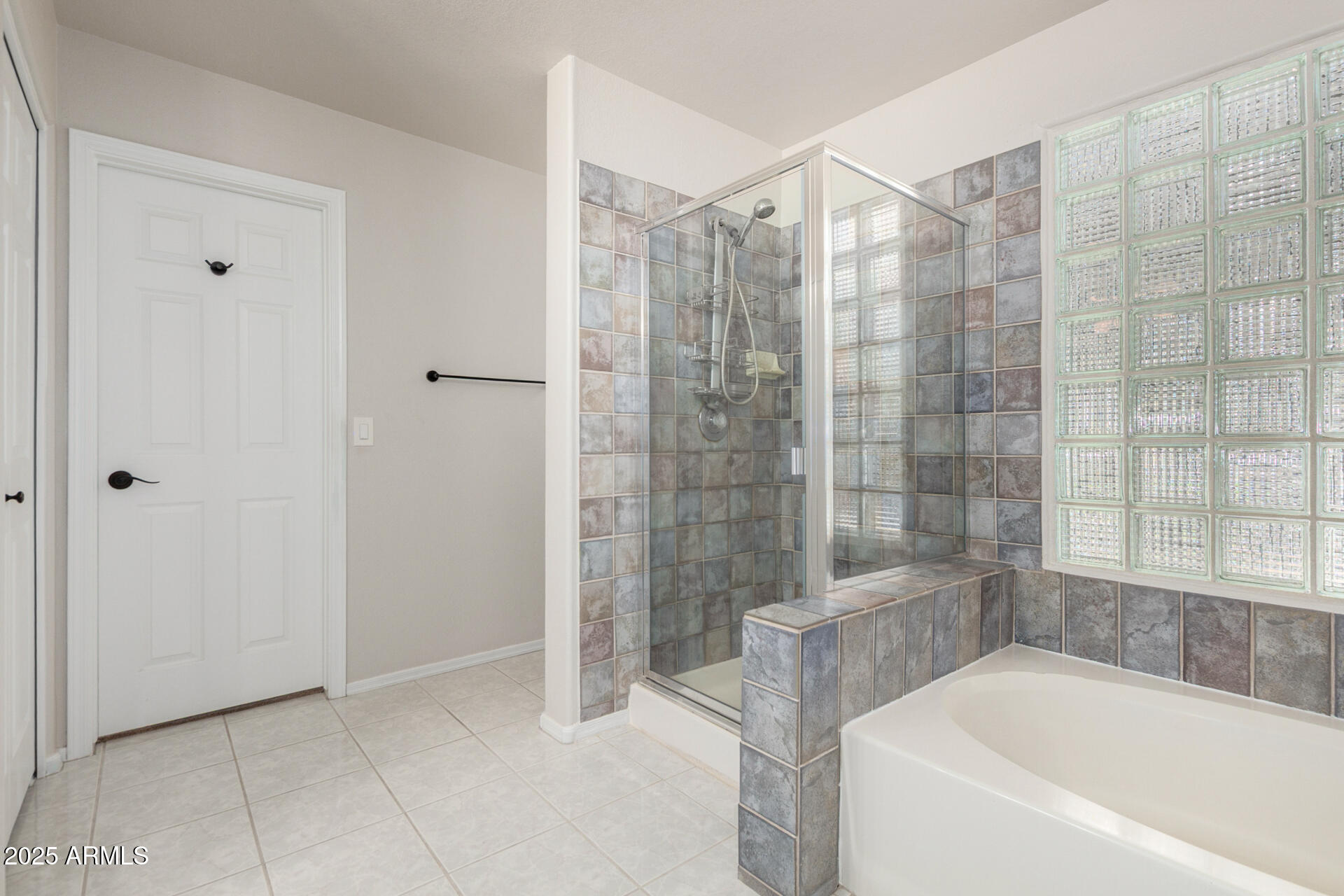 4304 North Ranier Mesa, AZ 85215 - Photo 23 of 33 24 Ranier