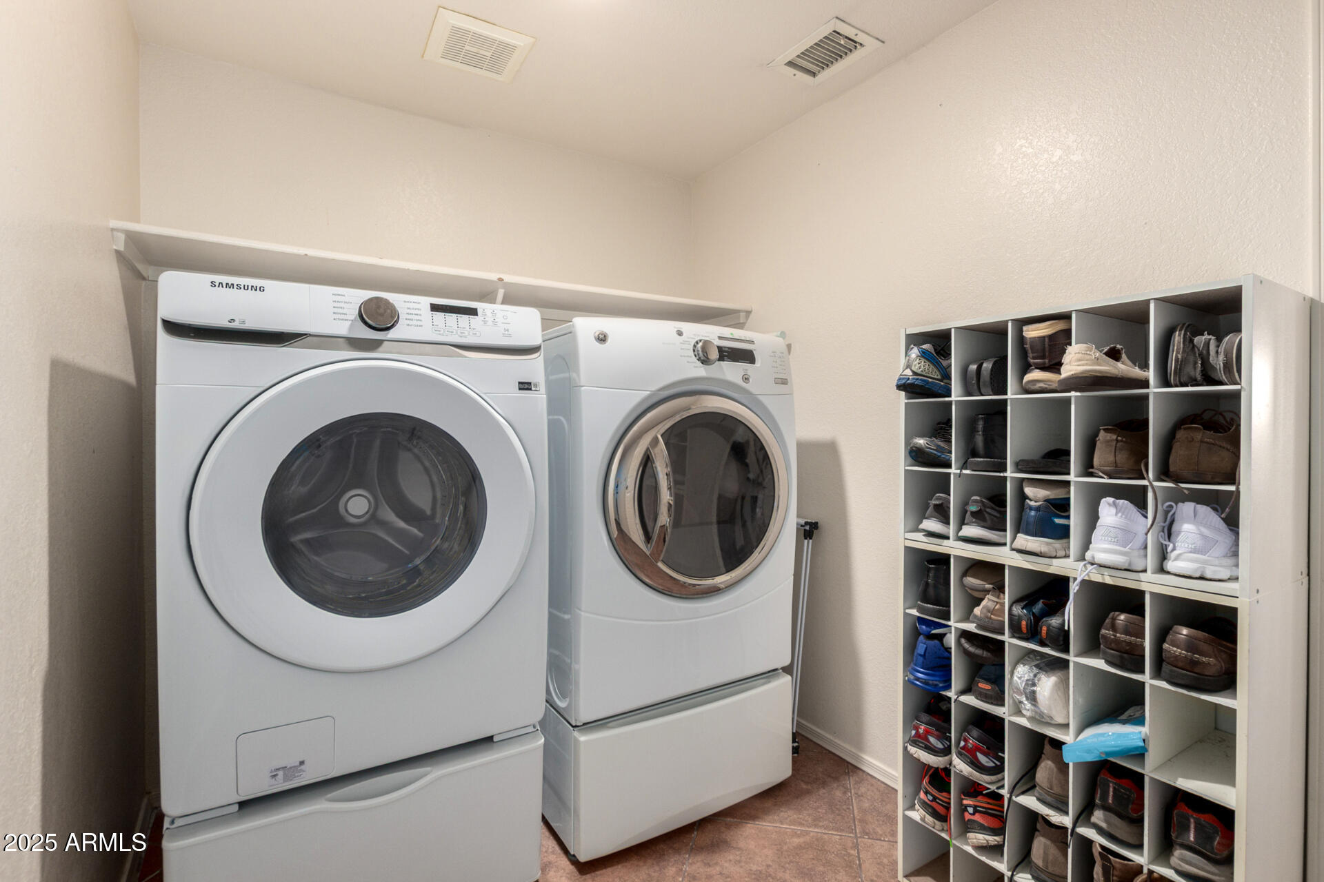 4304 North Ranier Mesa, AZ 85215 - Photo 31 of 33 33 Ranier