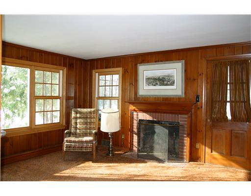 138 Ridge Road Pittsburgh, PA 15237 - Photo 7 of 17 Den/Family/Great Room. A Den on the 1st floor... plenty of natural lighting... leads to the greenhouse... and is adjacent to the 1st floor Master Bedroom...