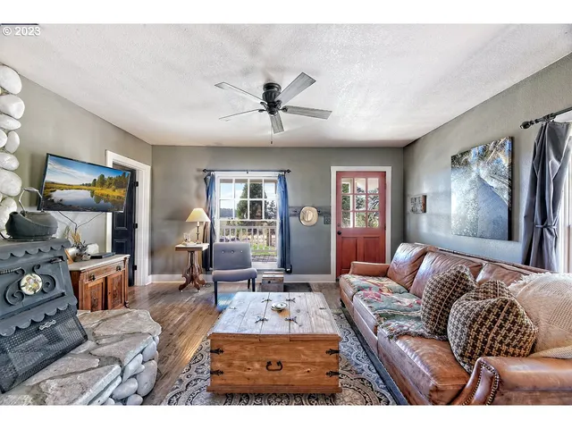 $6,300,000 | 3 Mile Nfg 49, Chiloquin, OR 97624