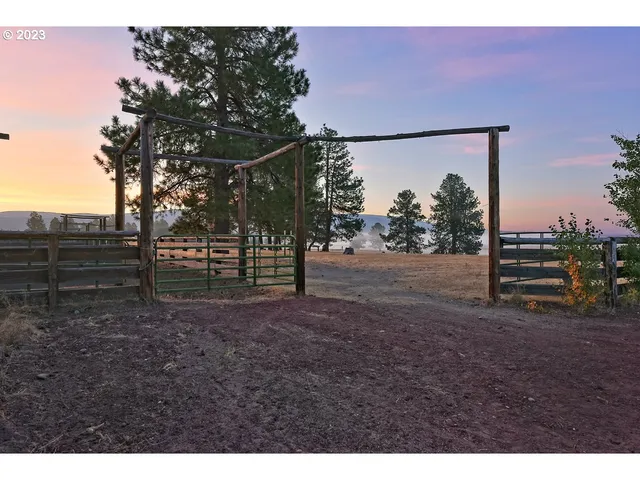 $6,300,000 | 3 Mile Nfg 49, Chiloquin, OR 97624