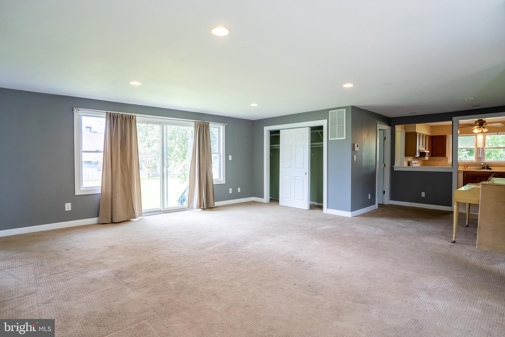 74 Woods Road Hightstown, NJ 08520 - Photo 10 of 57