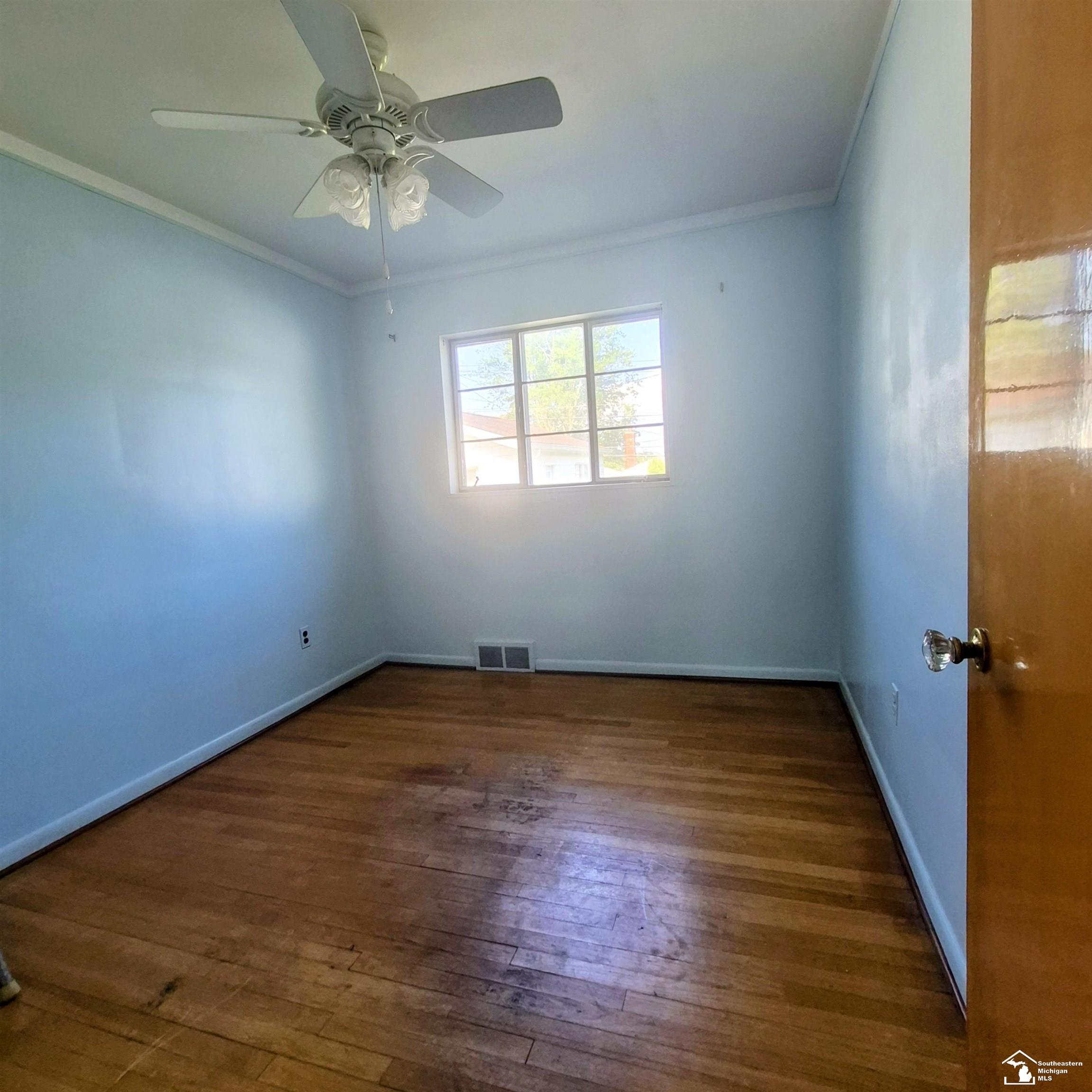 2579 Grange Road Trenton, MI 48183 - Photo 11 of 19