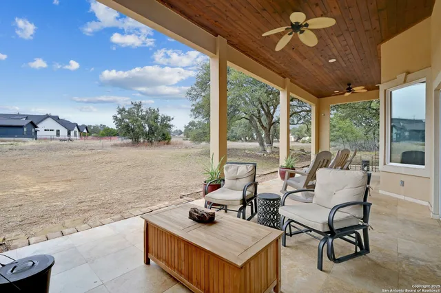$575,000 | 105 North Micah Andrews, Blanco, TX 78606