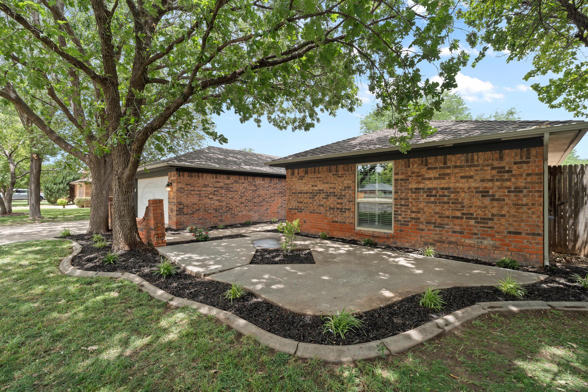 7012 Old Kent Road Amarillo, TX 79109 - Photo 4 of 30 1