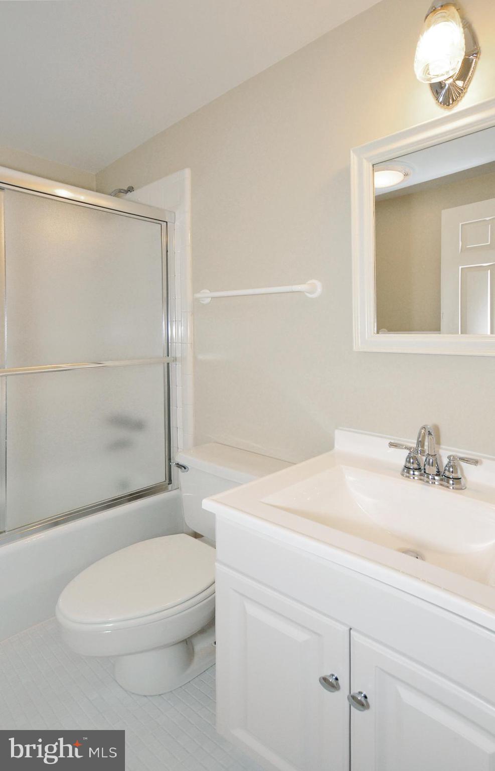 4847 Sangamore Road, Unit 24 Bethesda, MD 20816 - Photo 24 of 31 Hall Bath