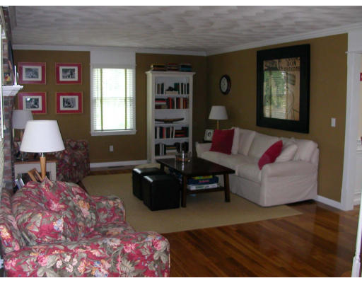 81 Jenkins Road Andover, MA 01810 - Photo 4 of 16 Gallery Image 4