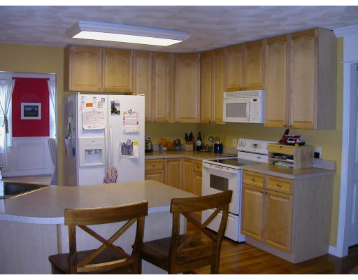 81 Jenkins Road Andover, MA 01810 - Photo 5 of 16 Gallery Image 5