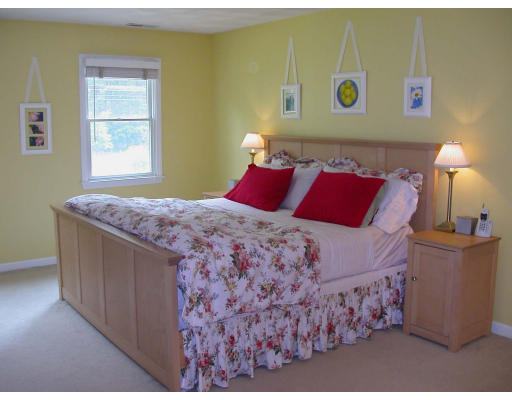 81 Jenkins Road Andover, MA 01810 - Photo 8 of 16 Gallery Image 8