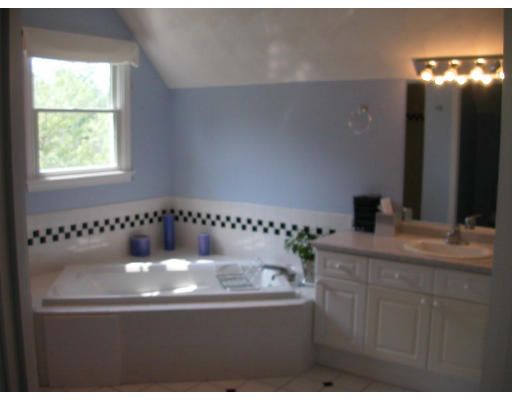 81 Jenkins Road Andover, MA 01810 - Photo 9 of 16 Gallery Image 9