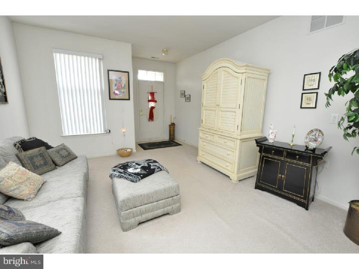 71 Mayfair Road Southampton, NJ 08088 - Photo 4 of 23 Gallery Image 4