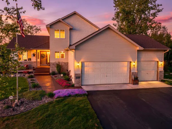 $520,000 | 22388 Elston Avenue, Forest Lake, MN 55025