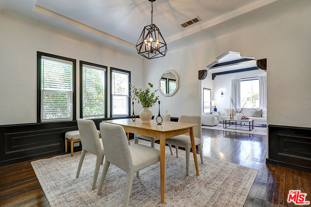 1260 West 81st Street Los Angeles, CA 90044 - Photo 6 of 33