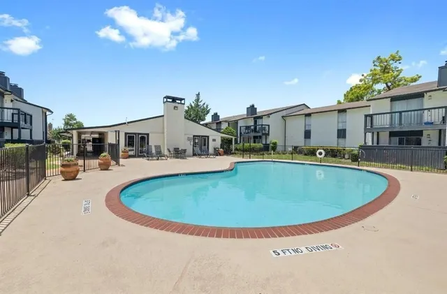 $1,211 | 10101 Forum Park Drive, Unit 1017 | Westwood