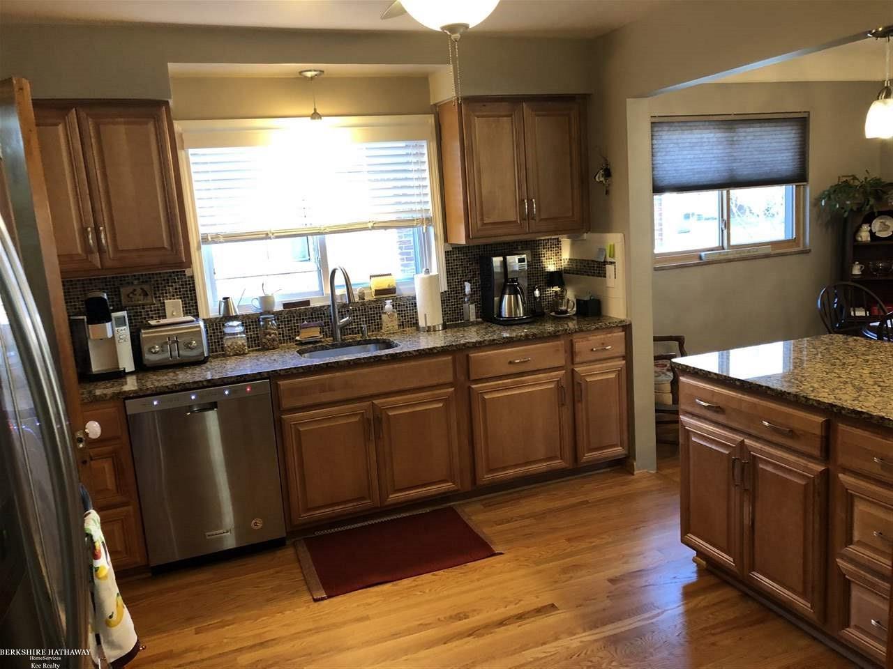 1798 Newcastle Road Grosse Pointe Woods, MI 48236 - Photo 10 of 33