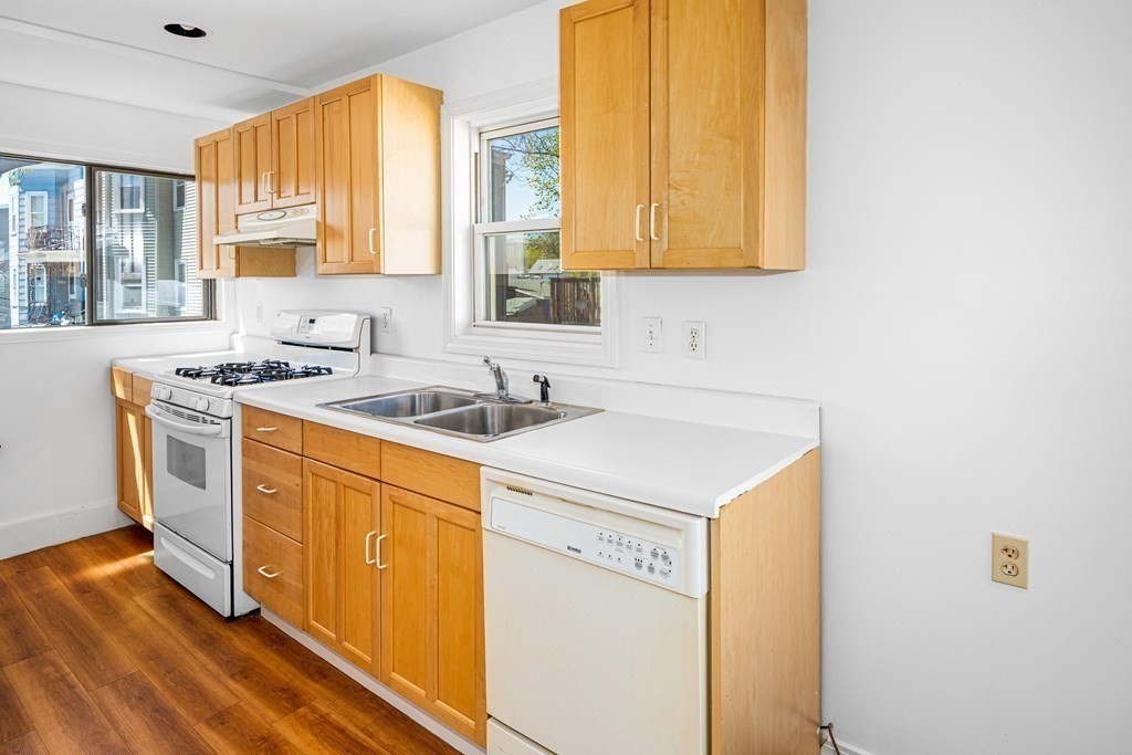 34 Everett Avenue, Unit 2 Somerville, MA 02145 - Photo 5 of 13