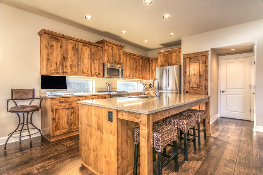 61057 Manhae Loop Bend, OR 97702 - Photo 6 of 24 8