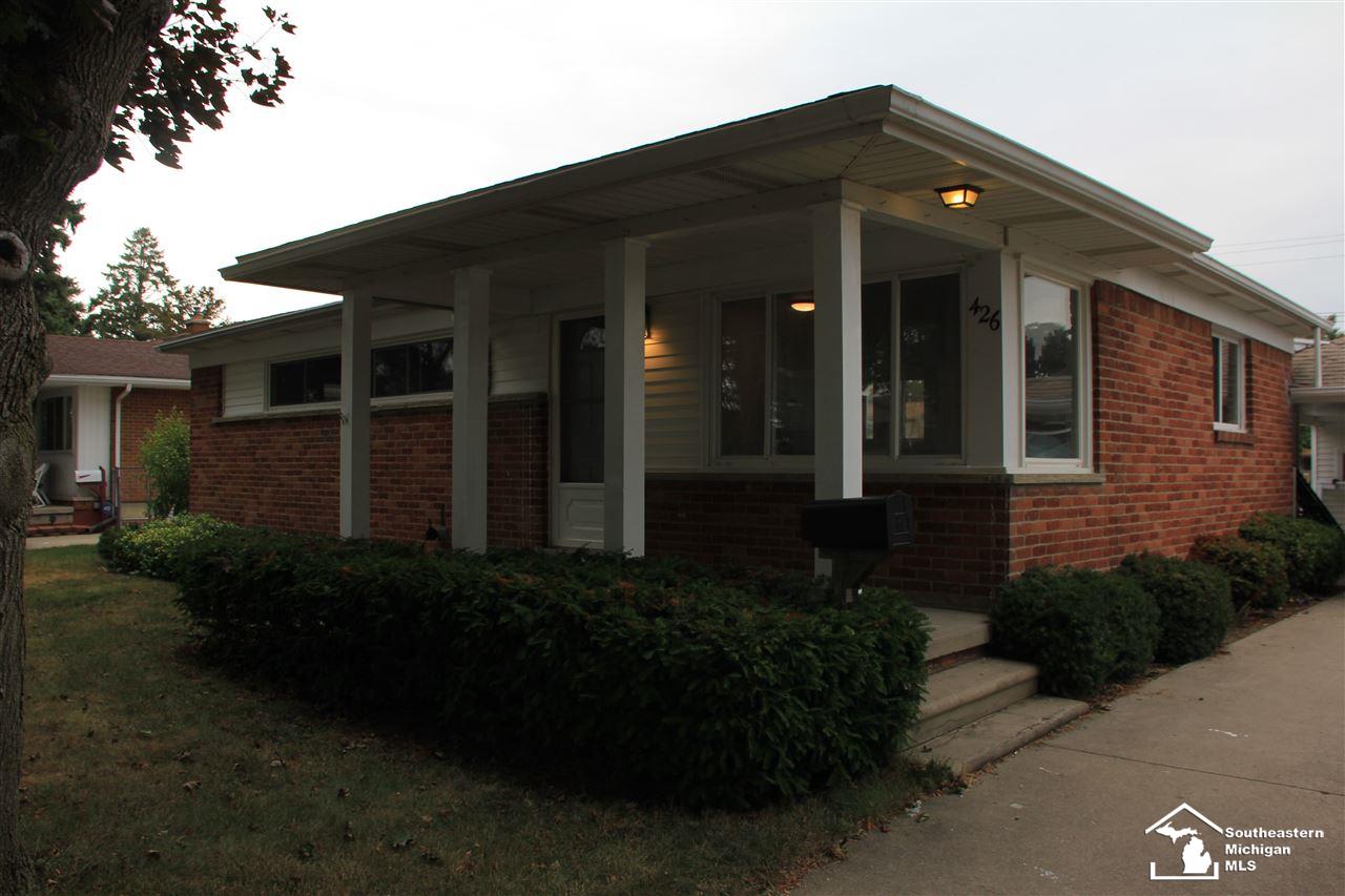 426 John Rolfe Drive Monroe, MI 48162 - Photo 1 of 10 50024149.JPG