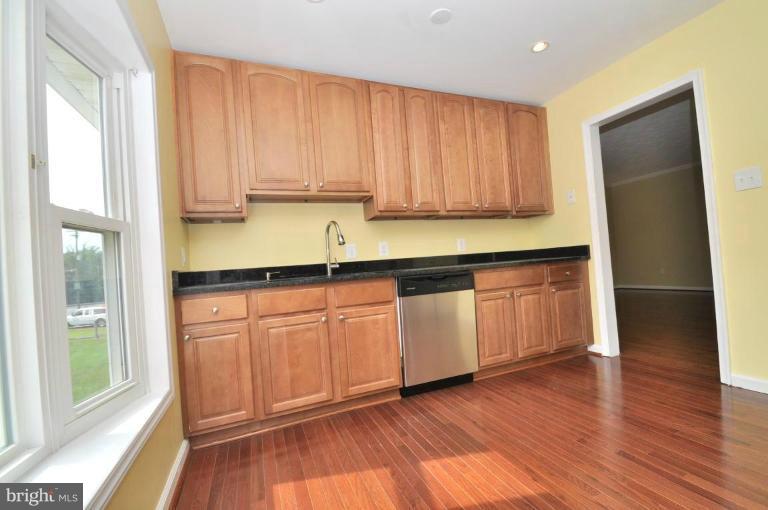 13503 Spriggs Road Manassas, VA 20112 - Photo 16 of 27 Kitchen #3