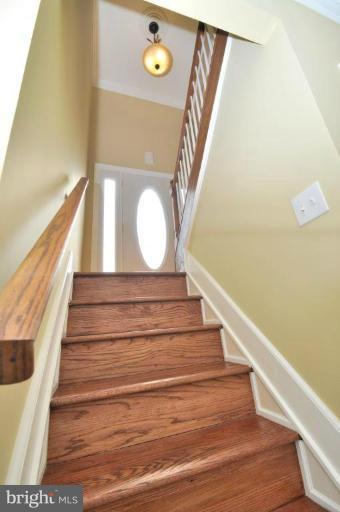 13503 Spriggs Road Manassas, VA 20112 - Photo 8 of 27 Entrance / Foyer