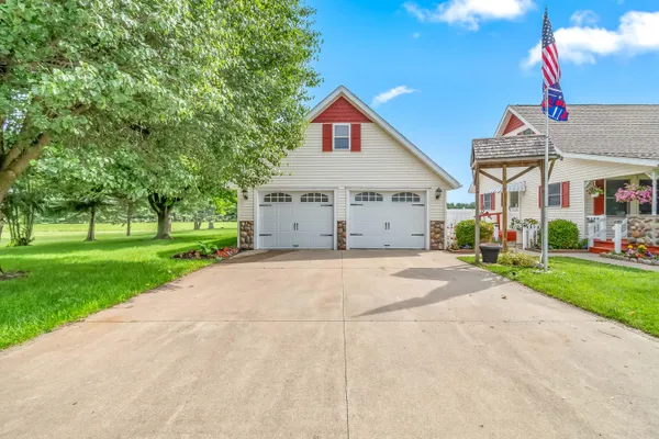 $449,900 | 31688 Colon Road, Colon, MI 49040