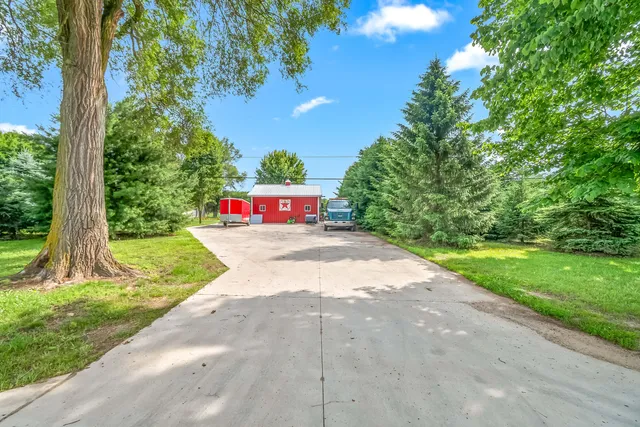 $452,000 | 31688 Colon Road, Colon, MI 49040