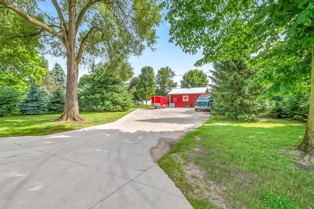 $452,000 | 31688 Colon Road, Colon, MI 49040