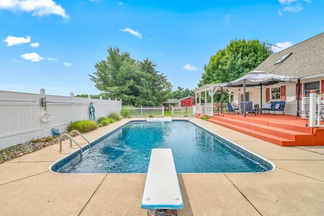 $452,000 | 31688 Colon Road, Colon, MI 49040