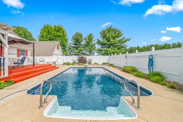 $452,000 | 31688 Colon Road, Colon, MI 49040