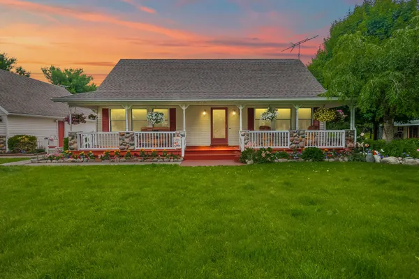 $449,900 | 31688 Colon Road, Colon, MI 49040