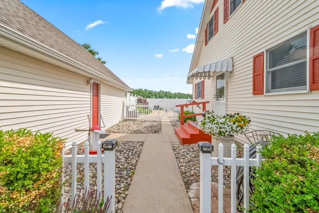 $452,000 | 31688 Colon Road, Colon, MI 49040