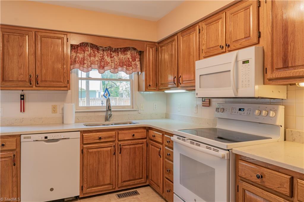 800 Burguss Road High Point, NC 27265 - Photo 8 of 47 Gallery Image 8