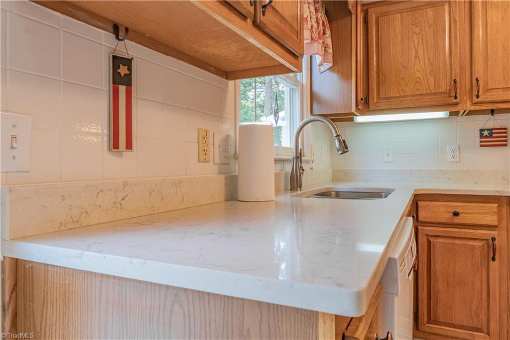 800 Burguss Road High Point, NC 27265 - Photo 10 of 47 Gallery Image 10