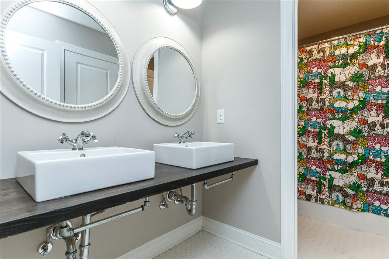 1827 Arlington Street Raleigh, NC 27608 - Photo 23 of 30 Jack and Jill Bath