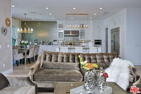 $2,699,000 | 20779 Liana Court, Porter Ranch, CA 91326