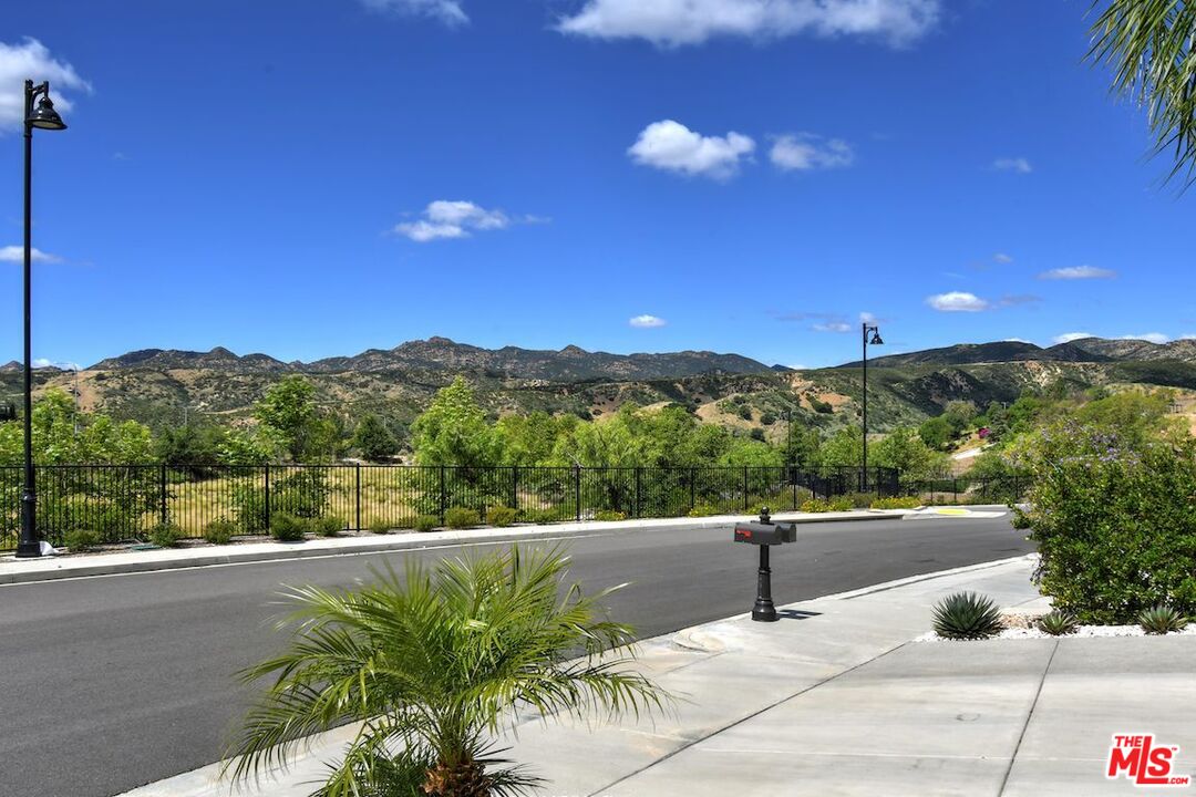 20779 Liana Court Porter Ranch, CA 91326 - Photo 6 of 69
