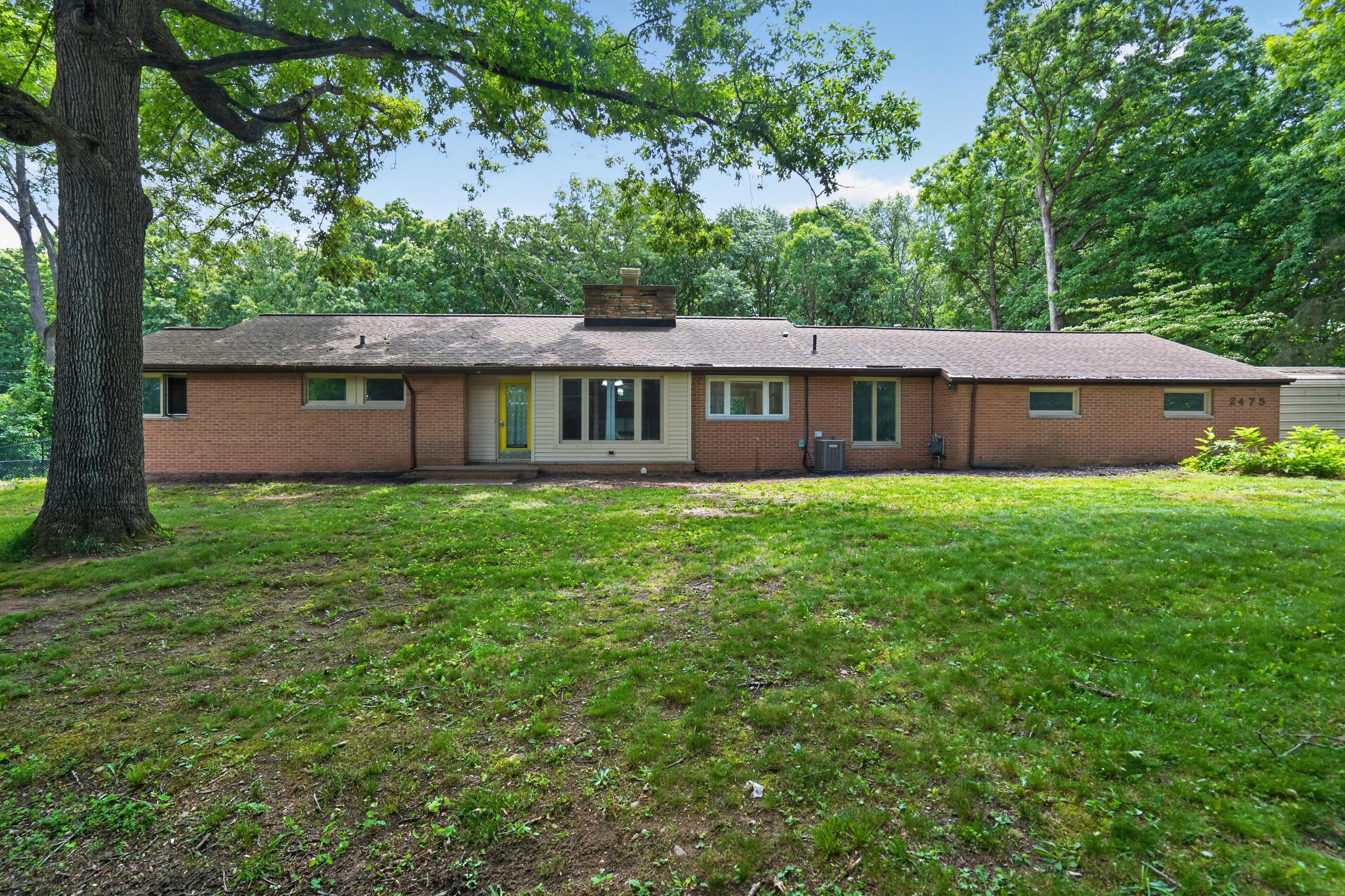 2475 Park Drive Jackson, MI 49203 - Photo 2 of 41 Park Dr front 2