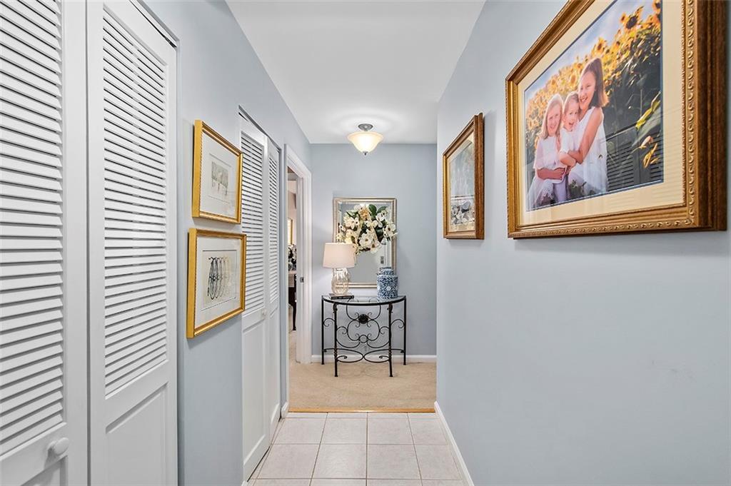 1500 Cochran Road, Unit 510 Pittsburgh, PA 15243 - Photo 4 of 25 a view of a hallway with workspace