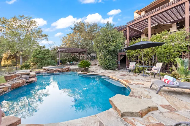 a view of a house with a garage