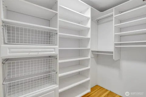 $318,990 | 919 2nd Avenue West, Unit 505, Seattle, WA 98119