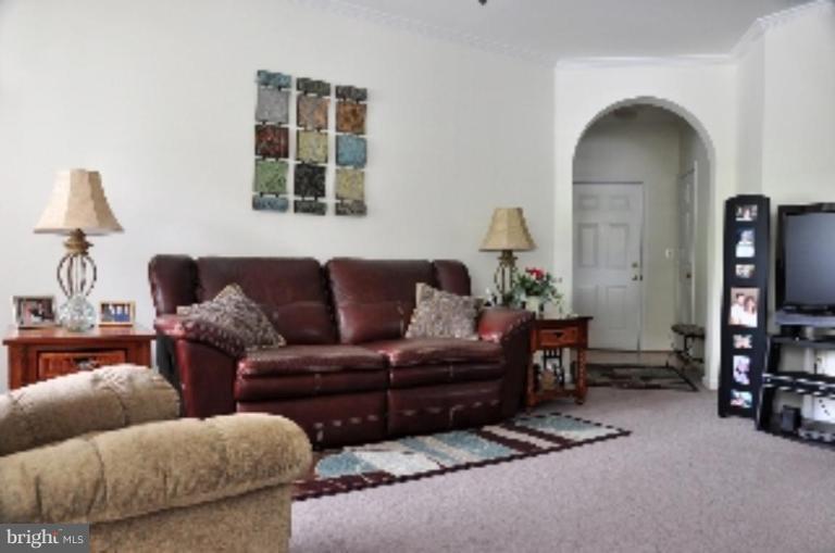 20415 Riverbend Square, Unit 101 Sterling, VA 20165 - Photo 12 of 23 Entrance / Foyer