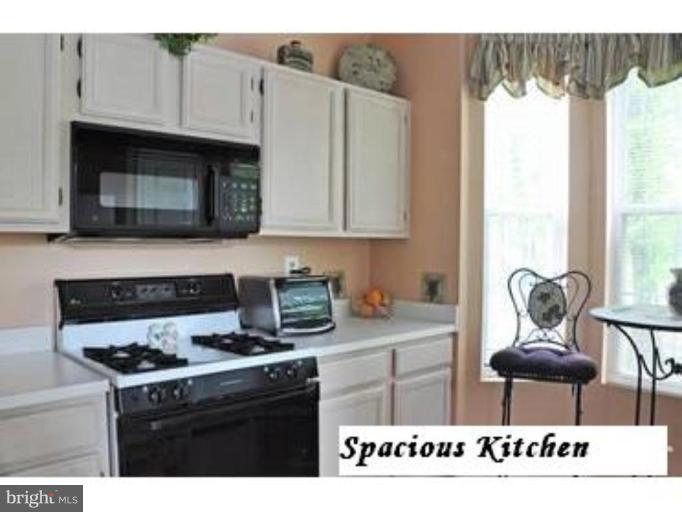 20415 Riverbend Square, Unit 101 Sterling, VA 20165 - Photo 15 of 23 Kitchen