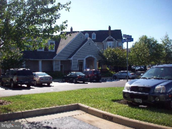 20415 Riverbend Square, Unit 101 Sterling, VA 20165 - Photo 20 of 23 Community Recreation Center