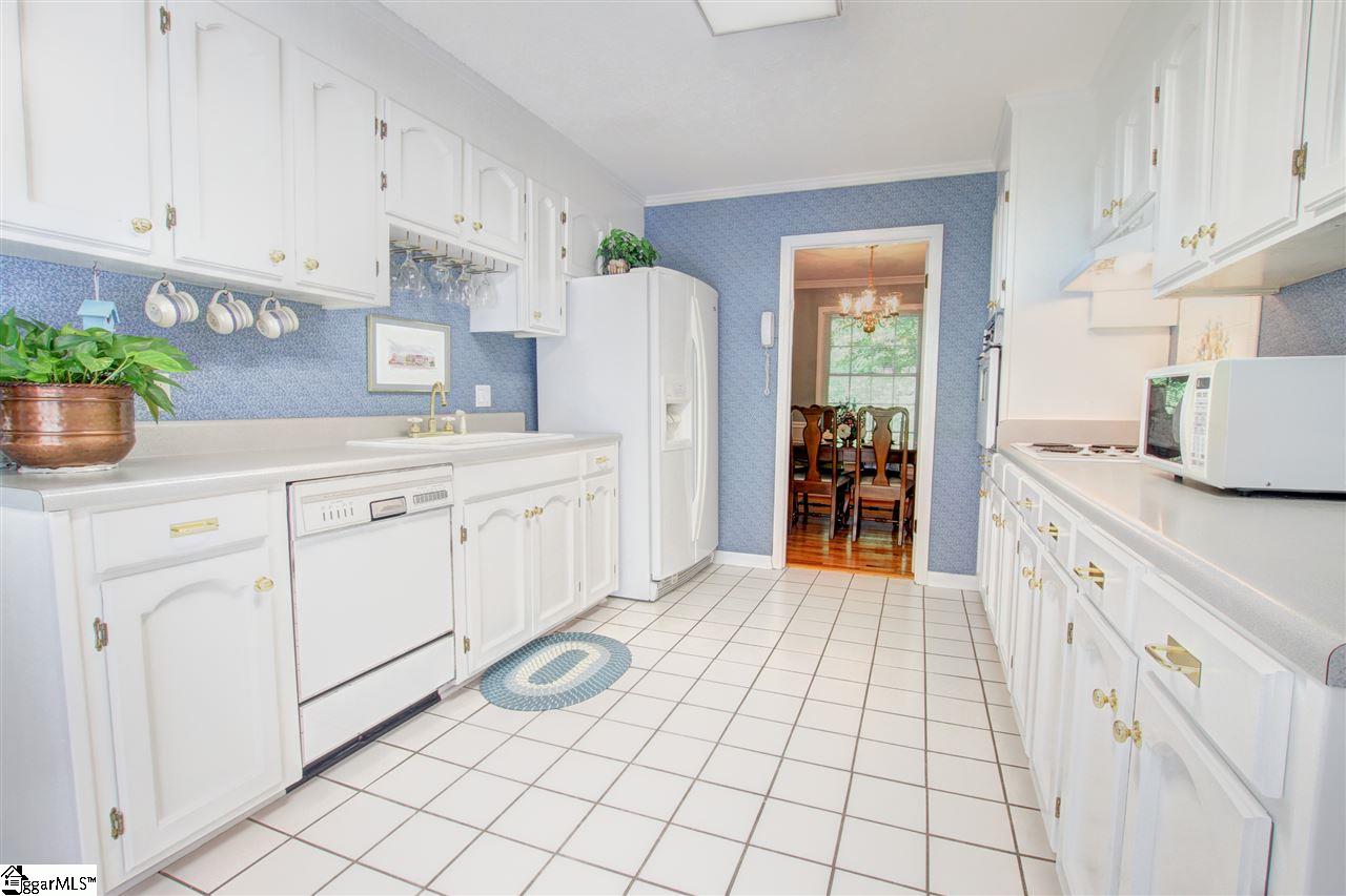 341 Hart Cut Road Marietta, SC 29661 - Photo 8 of 26