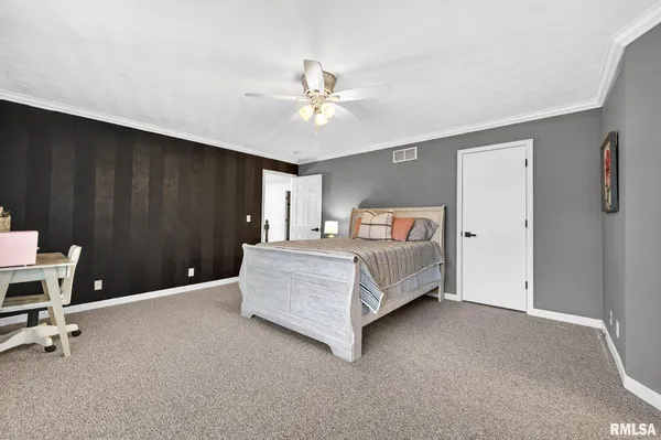 $950,000 | 3113 West Summerbend Court, Peoria, IL 61615