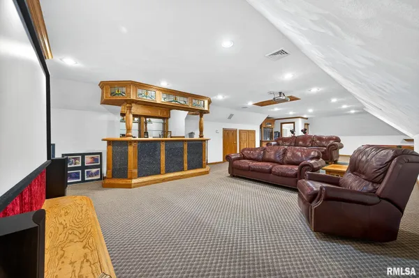 $950,000 | 3113 West Summerbend Court, Peoria, IL 61615