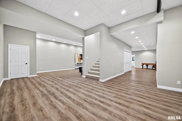$950,000 | 3113 West Summerbend Court, Peoria, IL 61615
