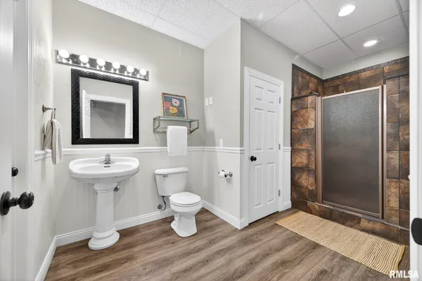 $950,000 | 3113 West Summerbend Court, Peoria, IL 61615